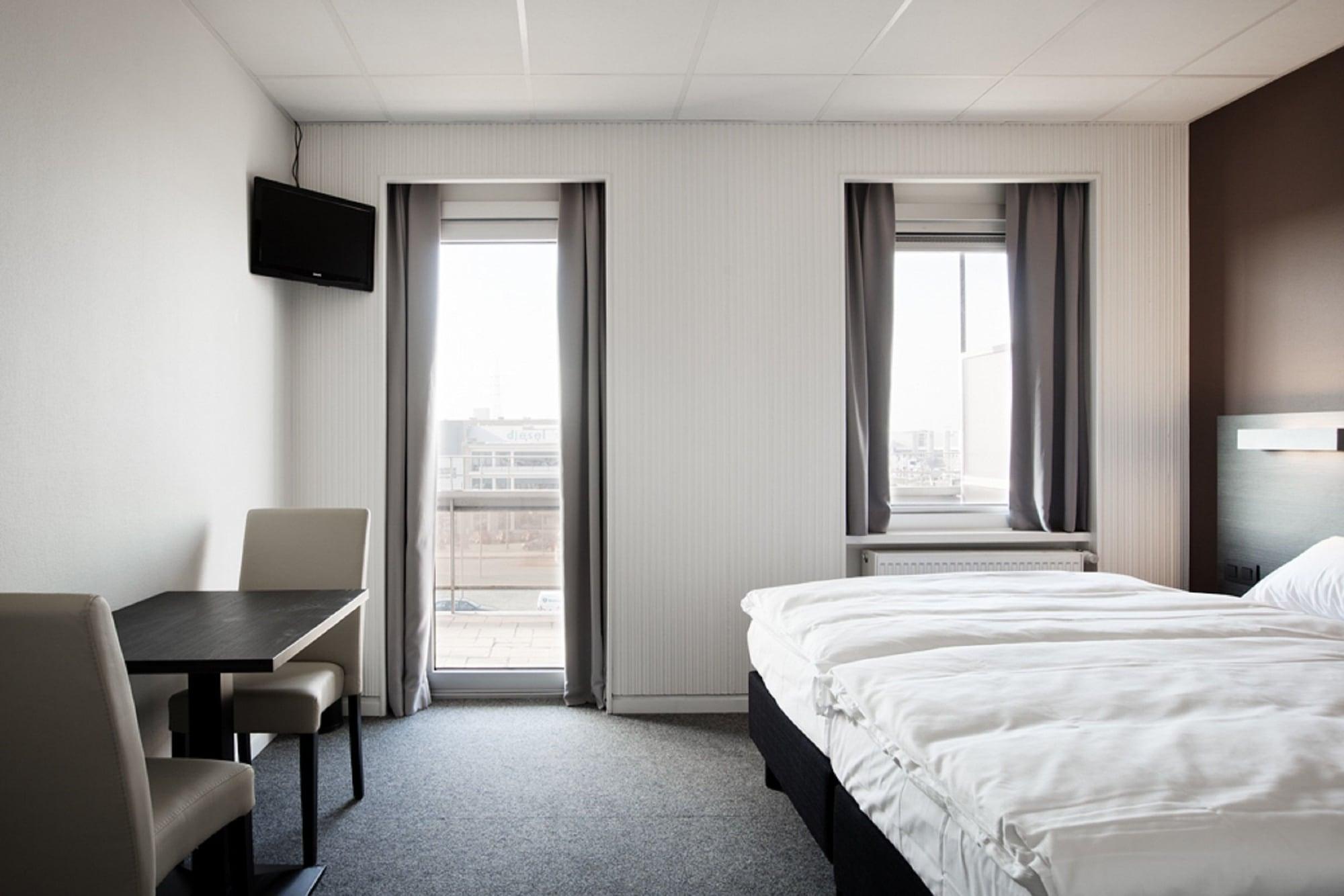 Antwerp Harbour Hotel Экстерьер фото